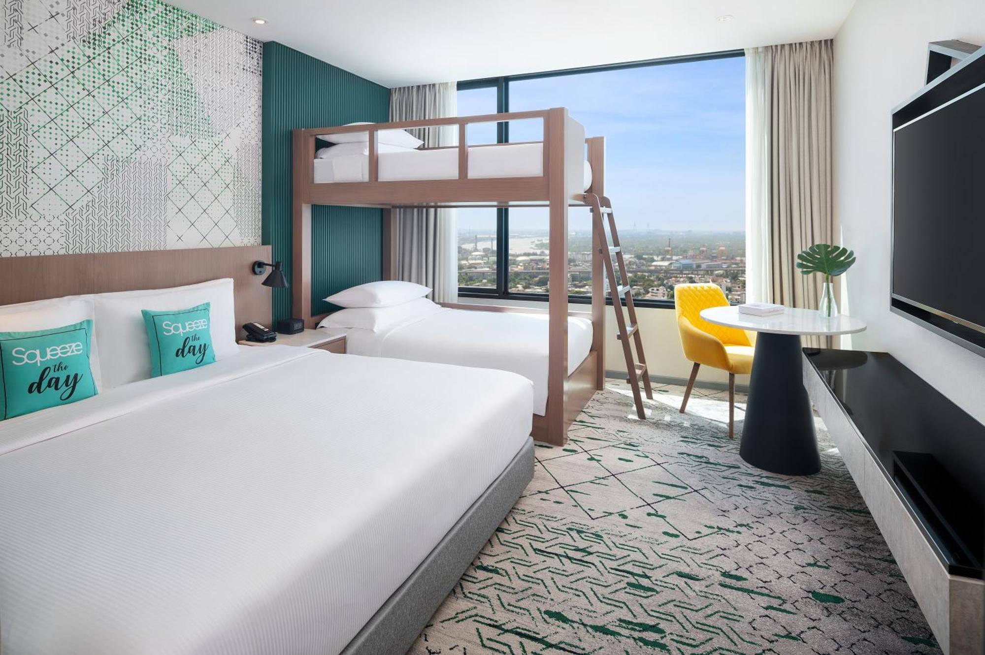 Avani Sukhumvit Bangkok Hotel Exteriör bild Family room